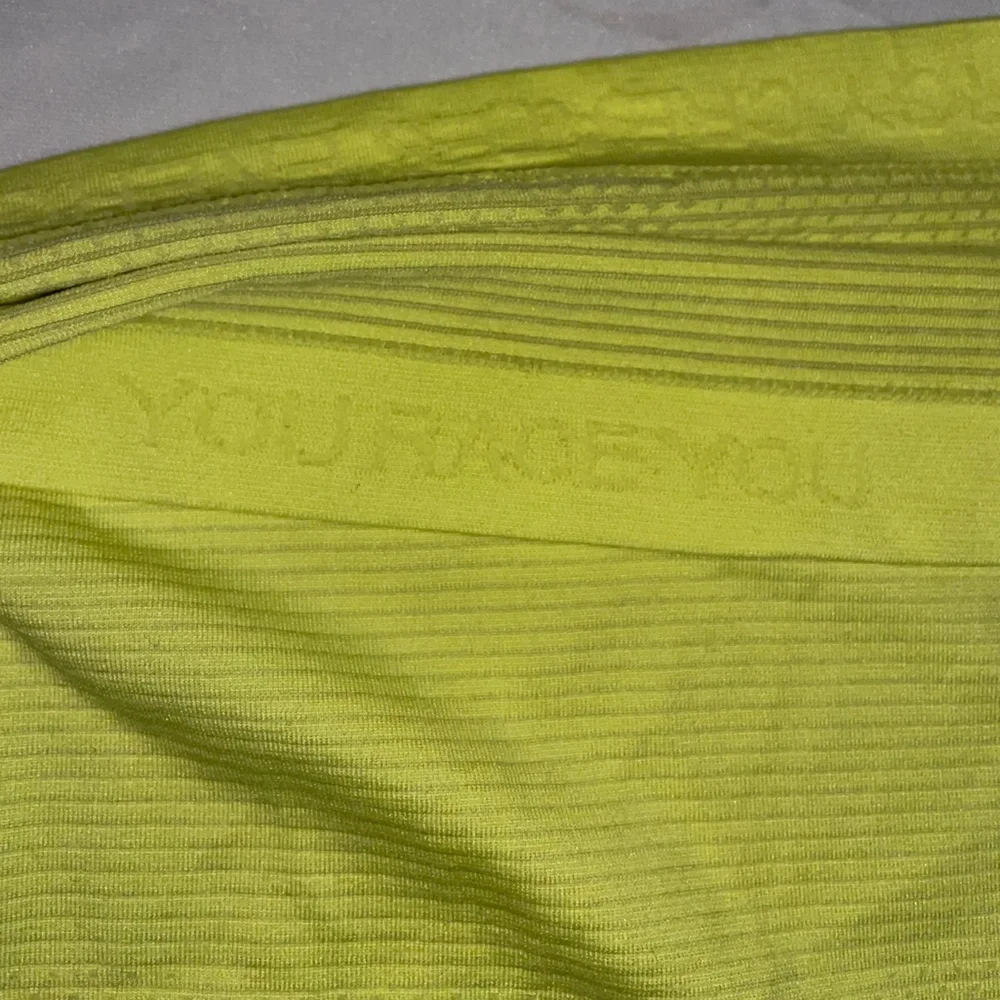 Lululemon Swiftly Tech Race Length Yellow Racerback Tank Top in Women’s Size 6 - Picture 7 of 7